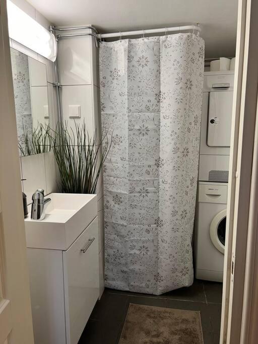 Kaellarlaegenhet Oergryte Apartamento